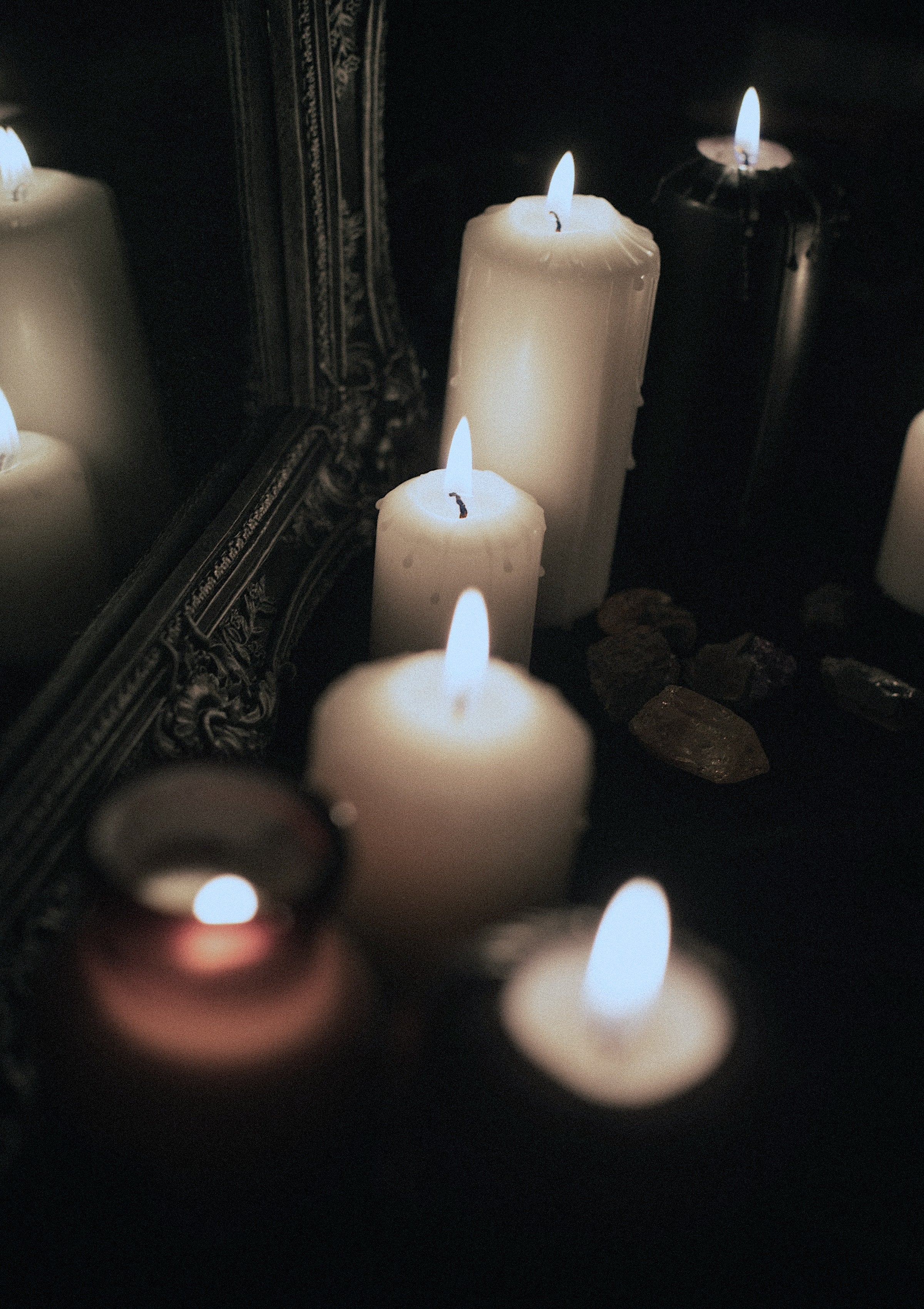 How to Create a Gothic Atmosphere at Home (Modern & Luxury Guide)